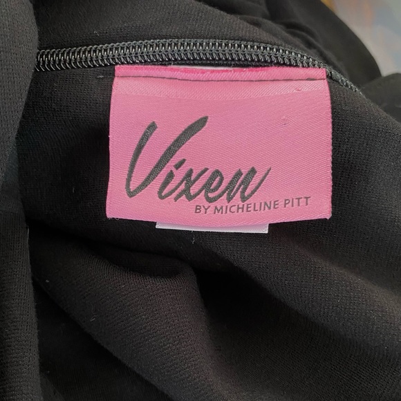 ‼️SALE‼️GOLDEN ERA DRESS IN BLACK - VIXEN BY MICHELINE PITT - Picture 12 of 16